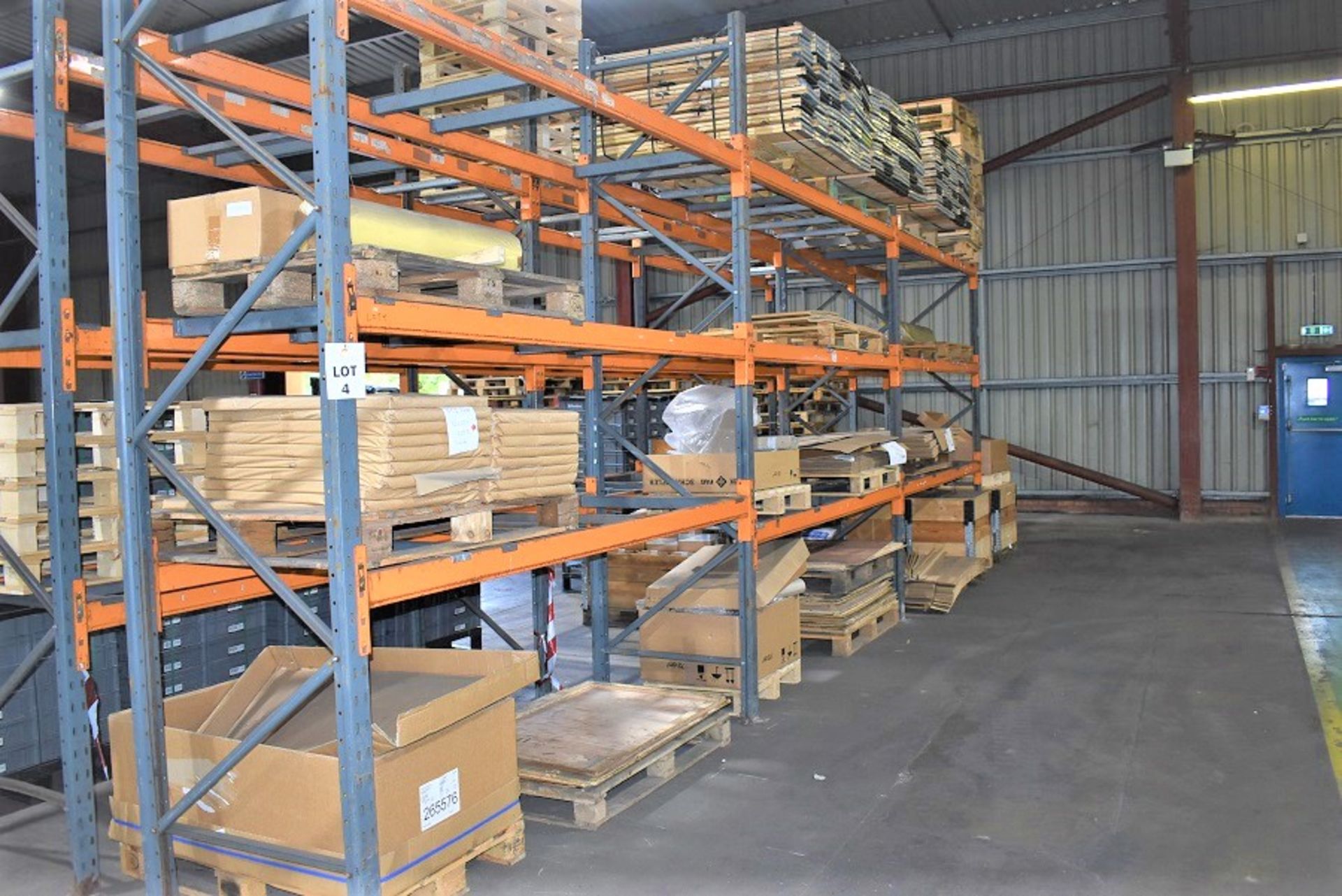 3 X BAYS OF PALLET RACKING 3.5 MTRS 18 BEAMS 4 FRAMES & QTY OF METAL PALLET SUPPORTS