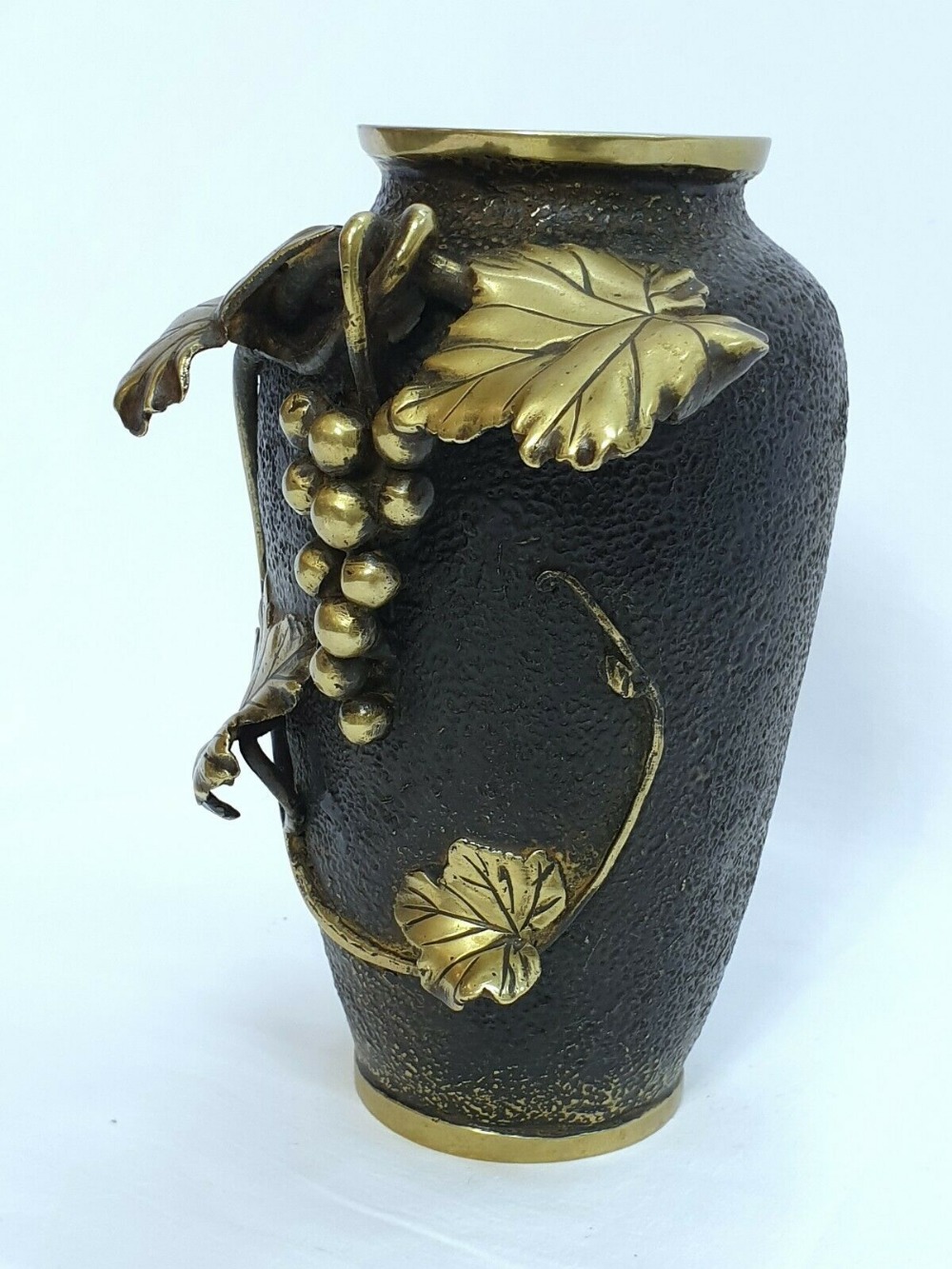 Pair Meiji Japan Bronze Art Nouveau Vases After Murata Seimin (1761-1837) - Image 2 of 2