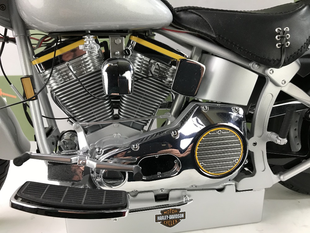 HUGE! DeAgostini Harley Davidson Fatboy 1:4 Scale Working Lights, Horn, Sounds etc - Image 2 of 6