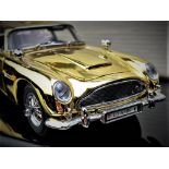 Danbury Mint James Bond 22 Carat Gold Plated-Aston Martin DB5 1-24 Scale