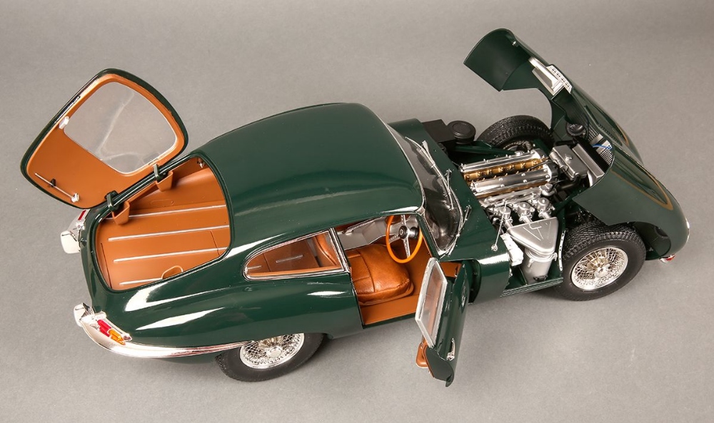 Eaglemoss Jaguar E type 1:8 Scale Motor Car Including Build Magazines - Image 7 of 7