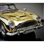 James Bond 007 Aston Martin DB5 22 Carat Gold Plated 1:24 Scale - Danbury Mint Ltd Edition