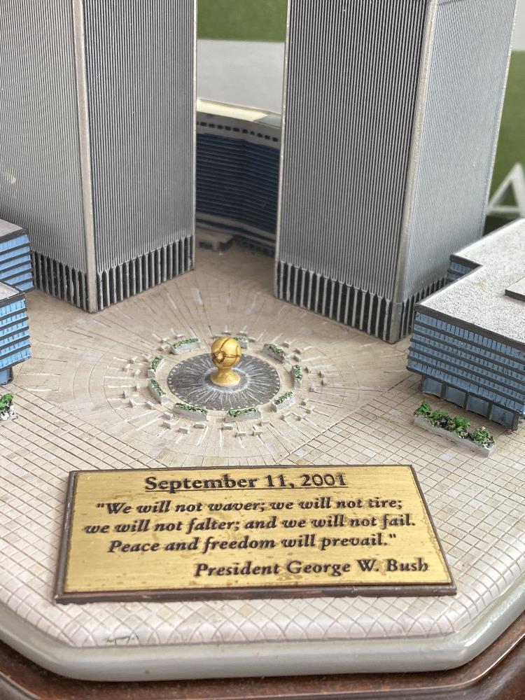 Danbury Mint September 11, 2001 9/11: Twin Towers Historic Desk Top Diarama - Image 2 of 6