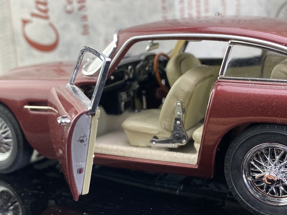 James Bond 007 Aston Martin DB5 Burgundy 1:24 Scale - Danbury Mint Ltd Edition - Image 5 of 6