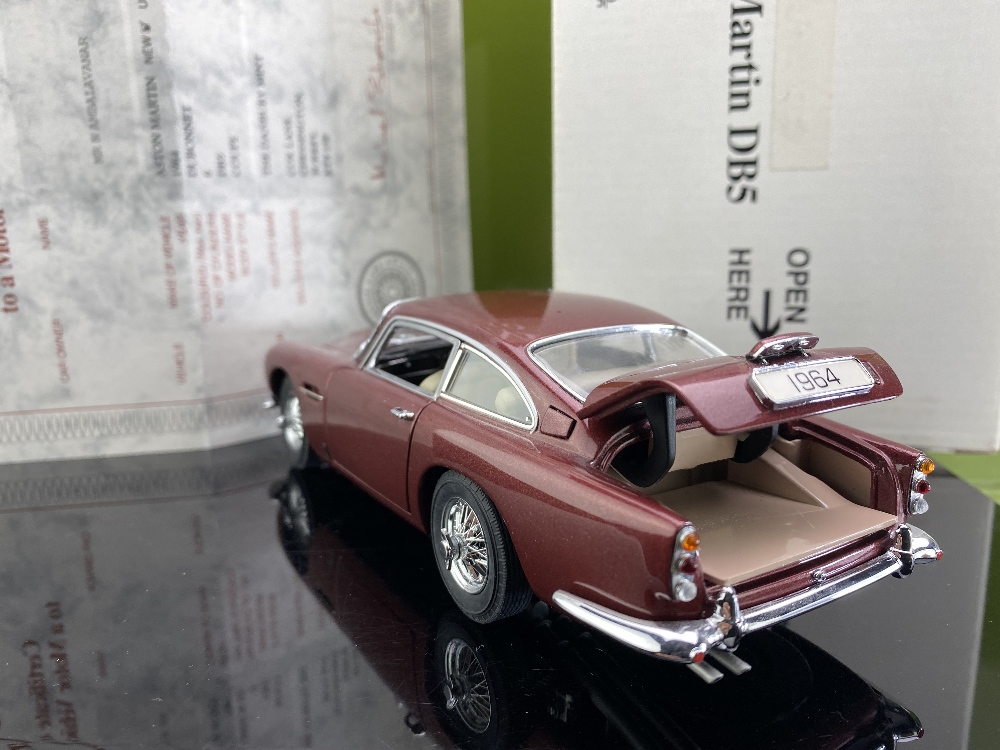 James Bond 007 Aston Martin DB5 Burgundy 1:24 Scale - Danbury Mint Ltd Edition - Image 4 of 6