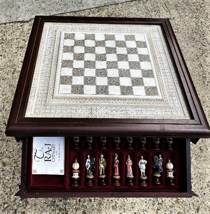 Raj Chess Set By Franklin Mint-Extremely Rare Set With Original Stand - Image 4 of 11