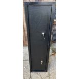 Shotgun/Rifle Lockable Cabinet