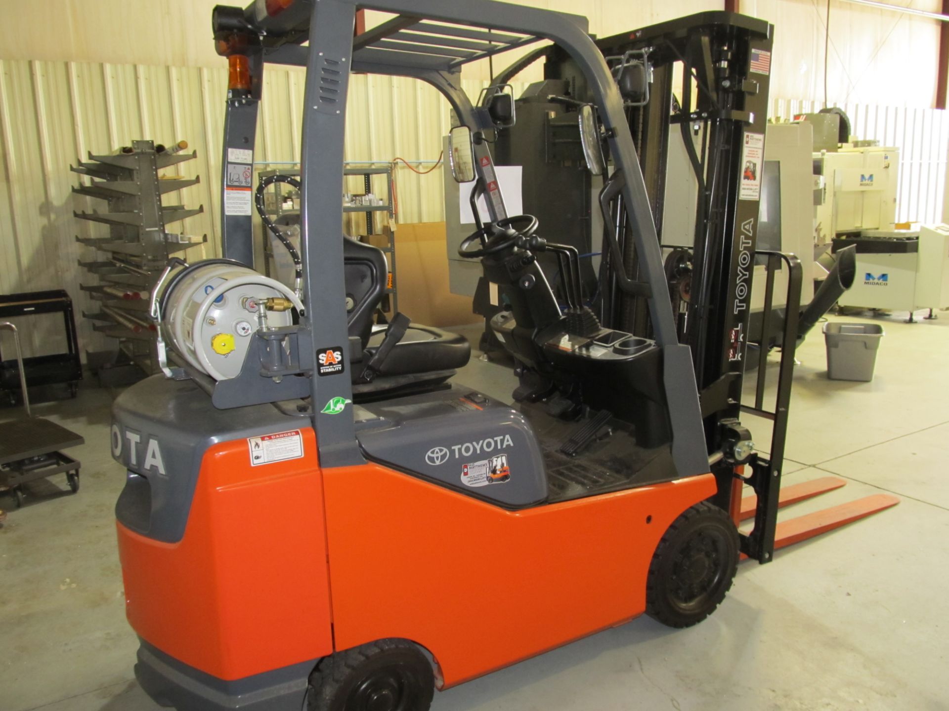 Toyota 8FGCSU20 Forklift (32 Hrs.) 4,000lb Capacity - Image 7 of 11