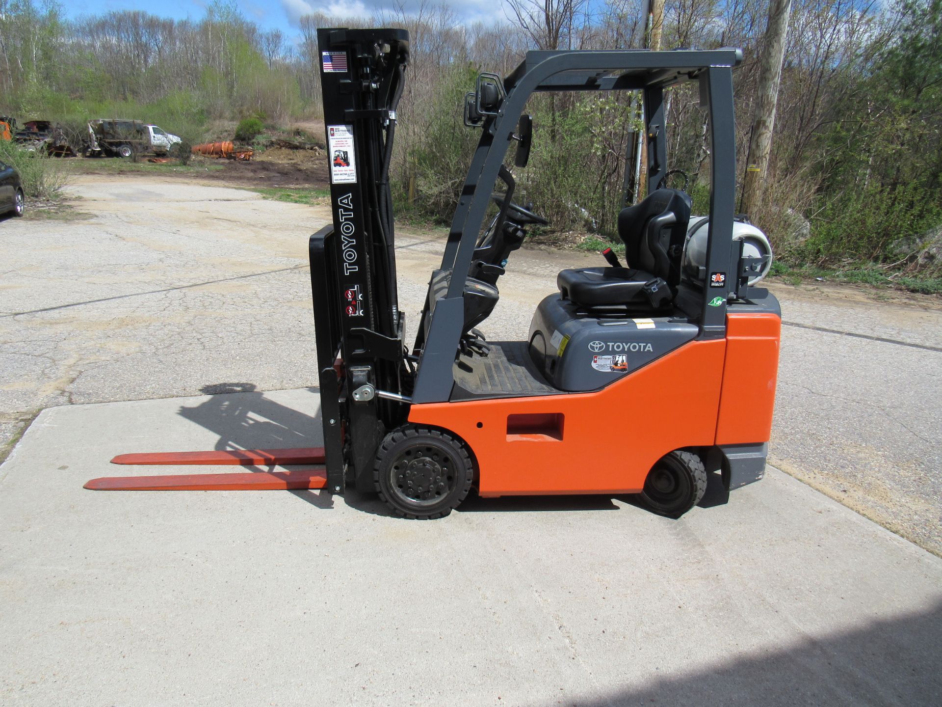 Toyota 8FGCSU20 Forklift (32 Hrs.) 4,000lb Capacity - Image 2 of 11