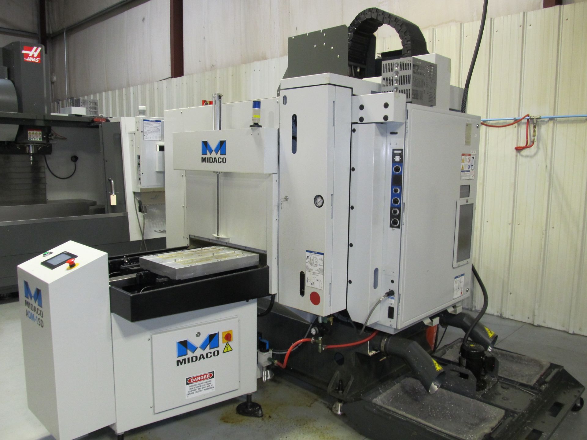 2016 HAAS DM-1 CNC W/ Midaco pallet shuttle - Image 2 of 18