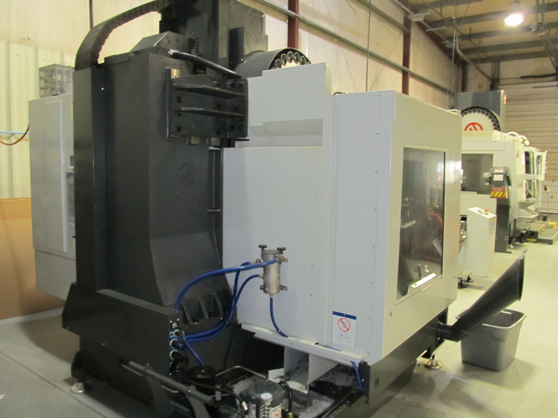 2016 HAAS VF4 CNC Vertical Milling Machine - Image 5 of 15