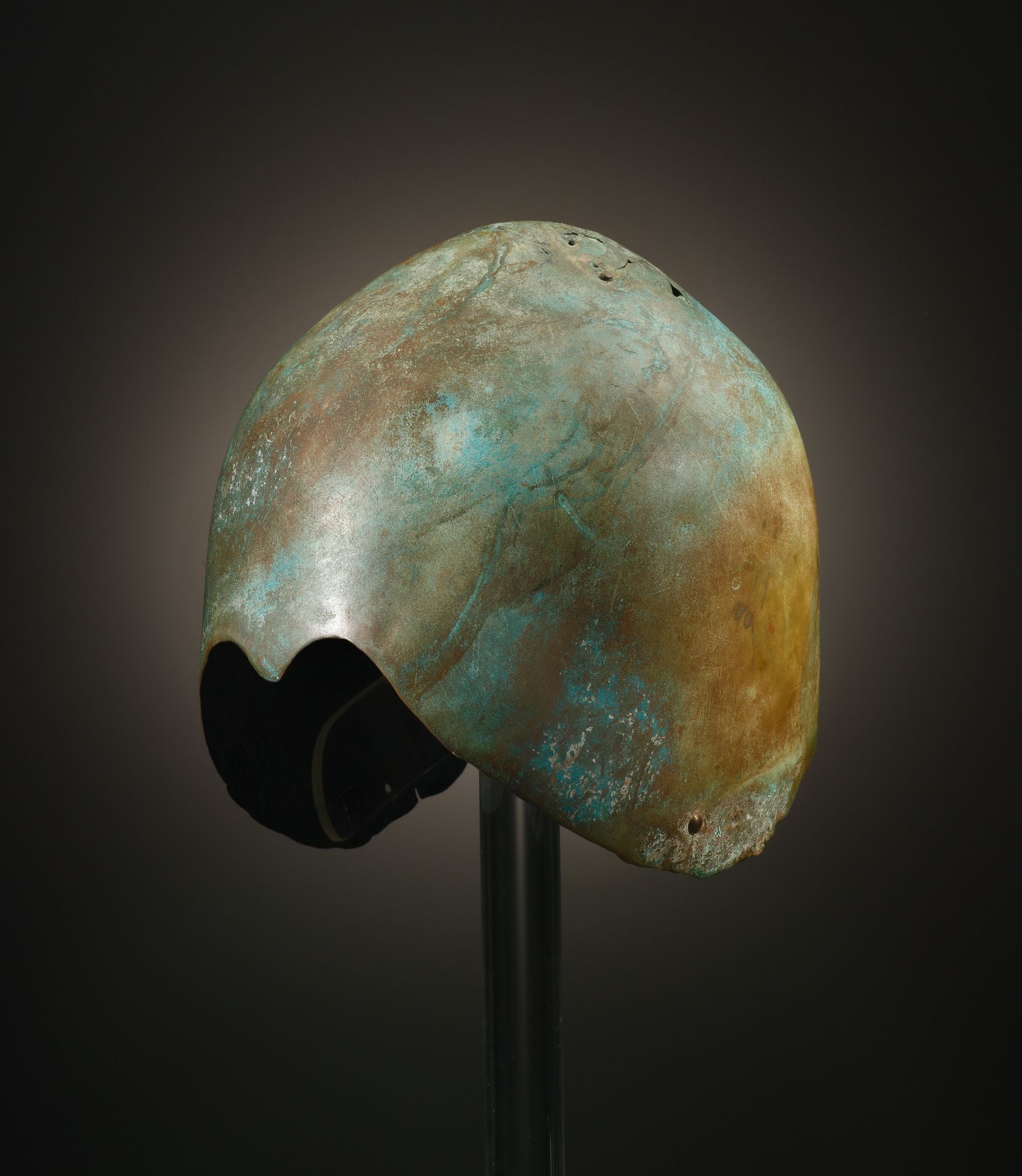 A Levantine Bronze Helmet - Bild 6 aus 7