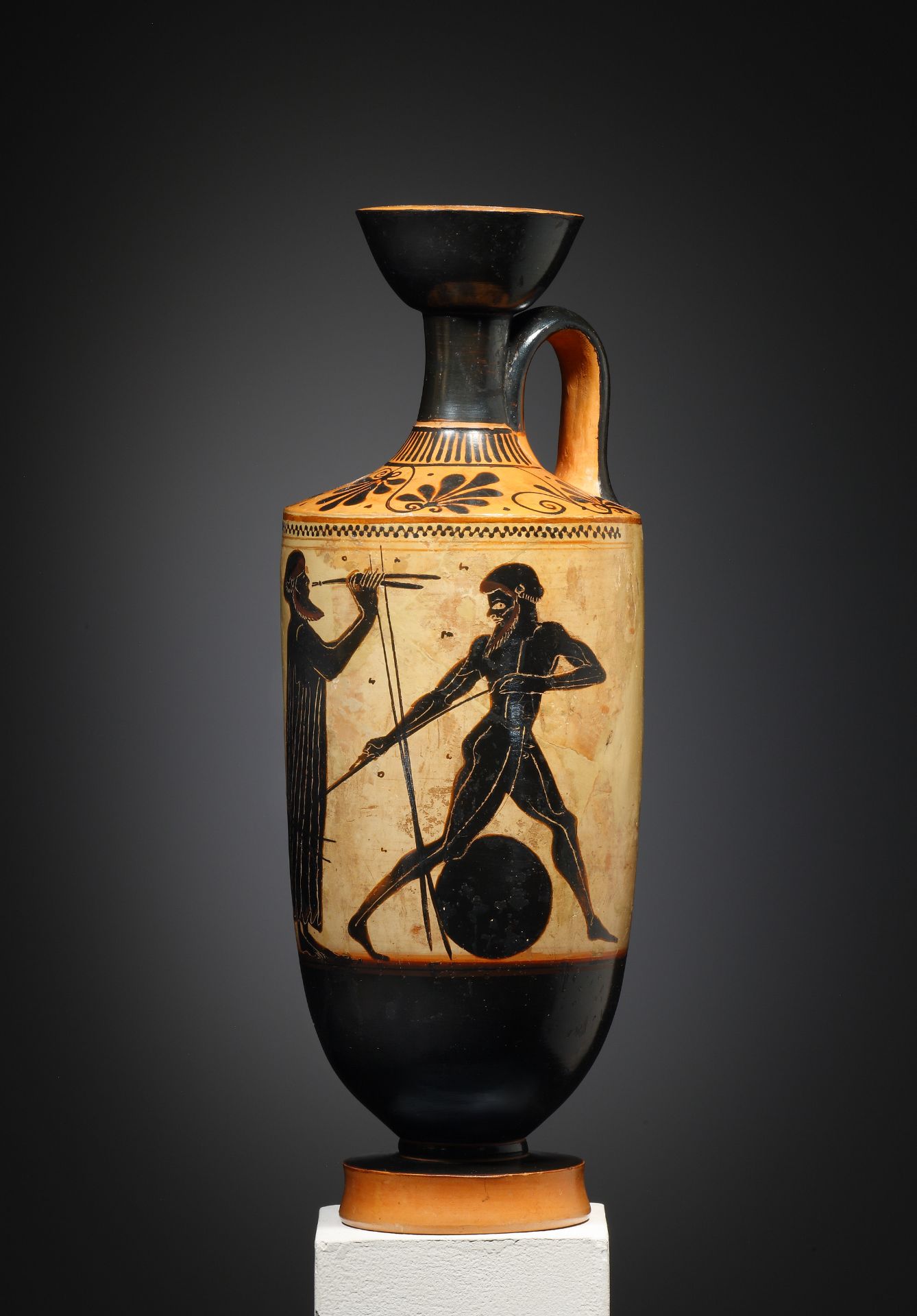 An Attic Black-figure White-ground Lekythos, Attributed to the Athena Painter - Bild 2 aus 5