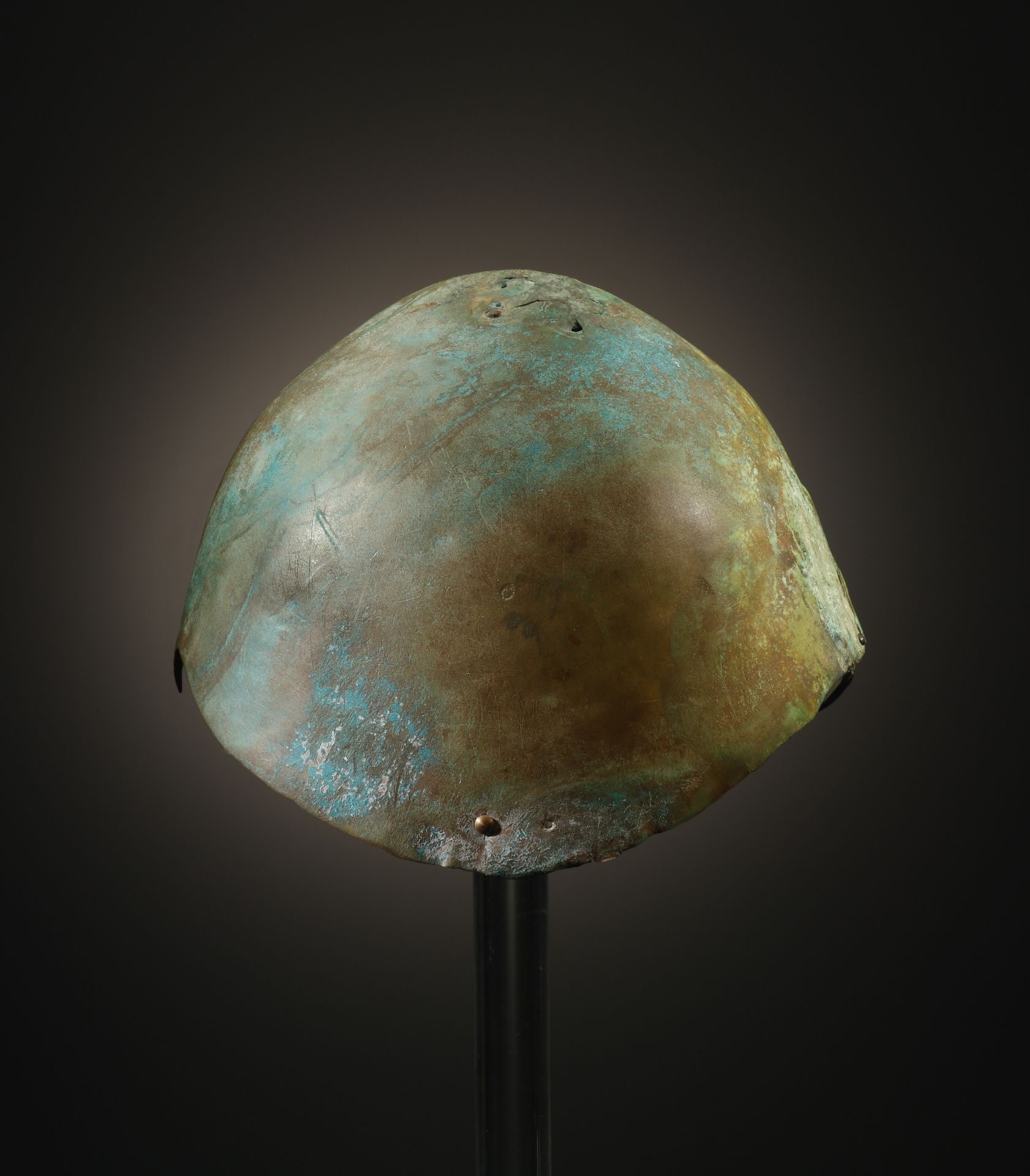 A Levantine Bronze Helmet - Bild 5 aus 7