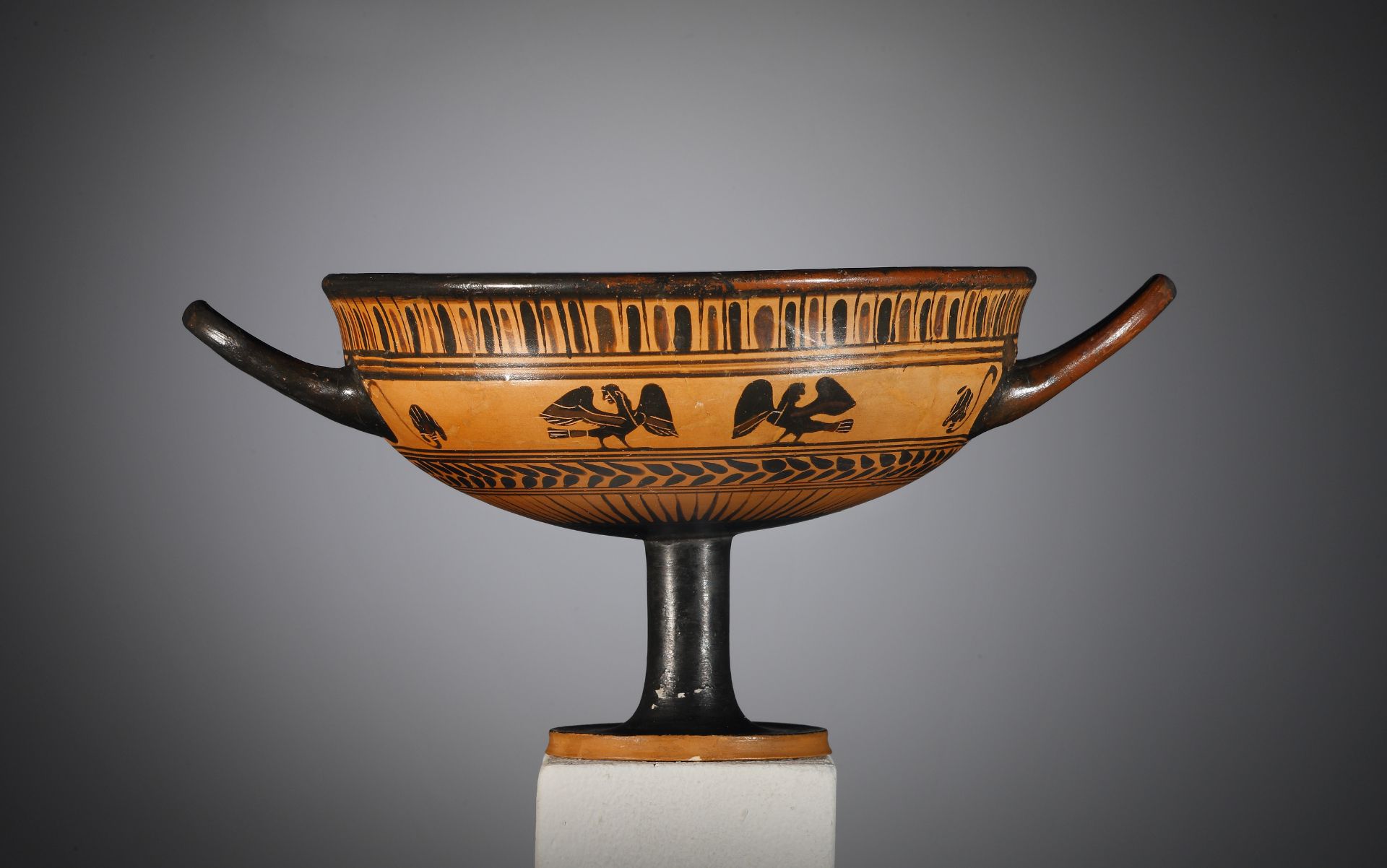 An Attic Black-figure Little-master Cassel Cup with Sirens - Bild 2 aus 2