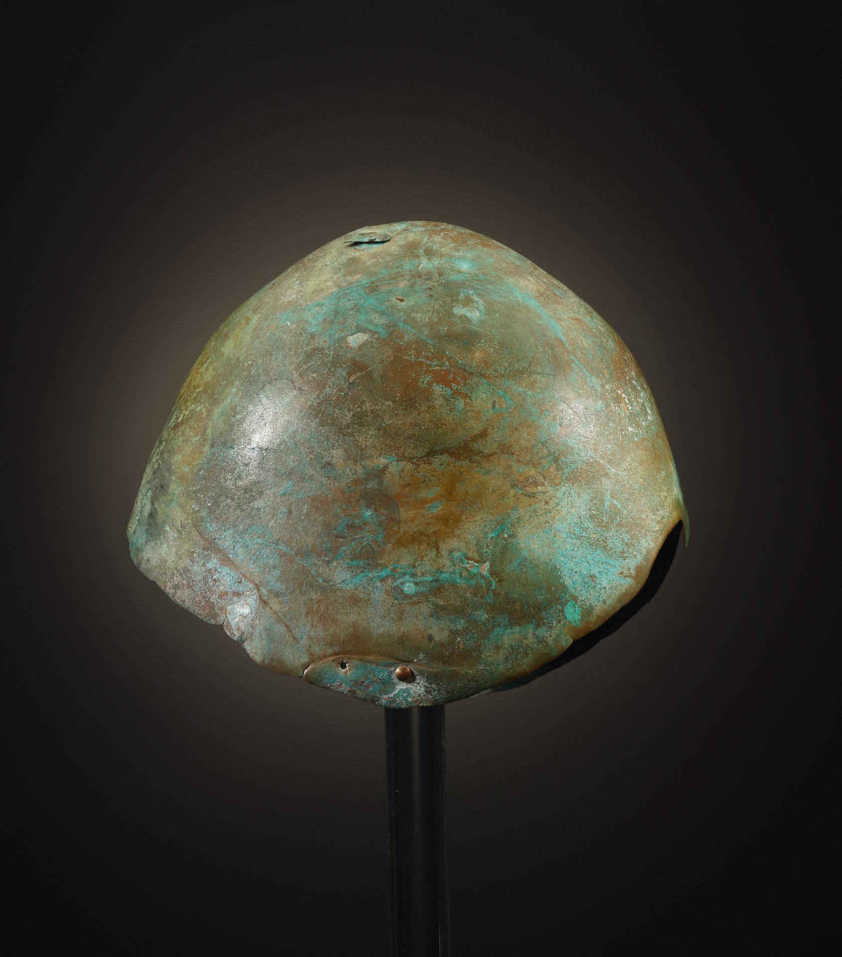 A Levantine Bronze Helmet - Bild 3 aus 7