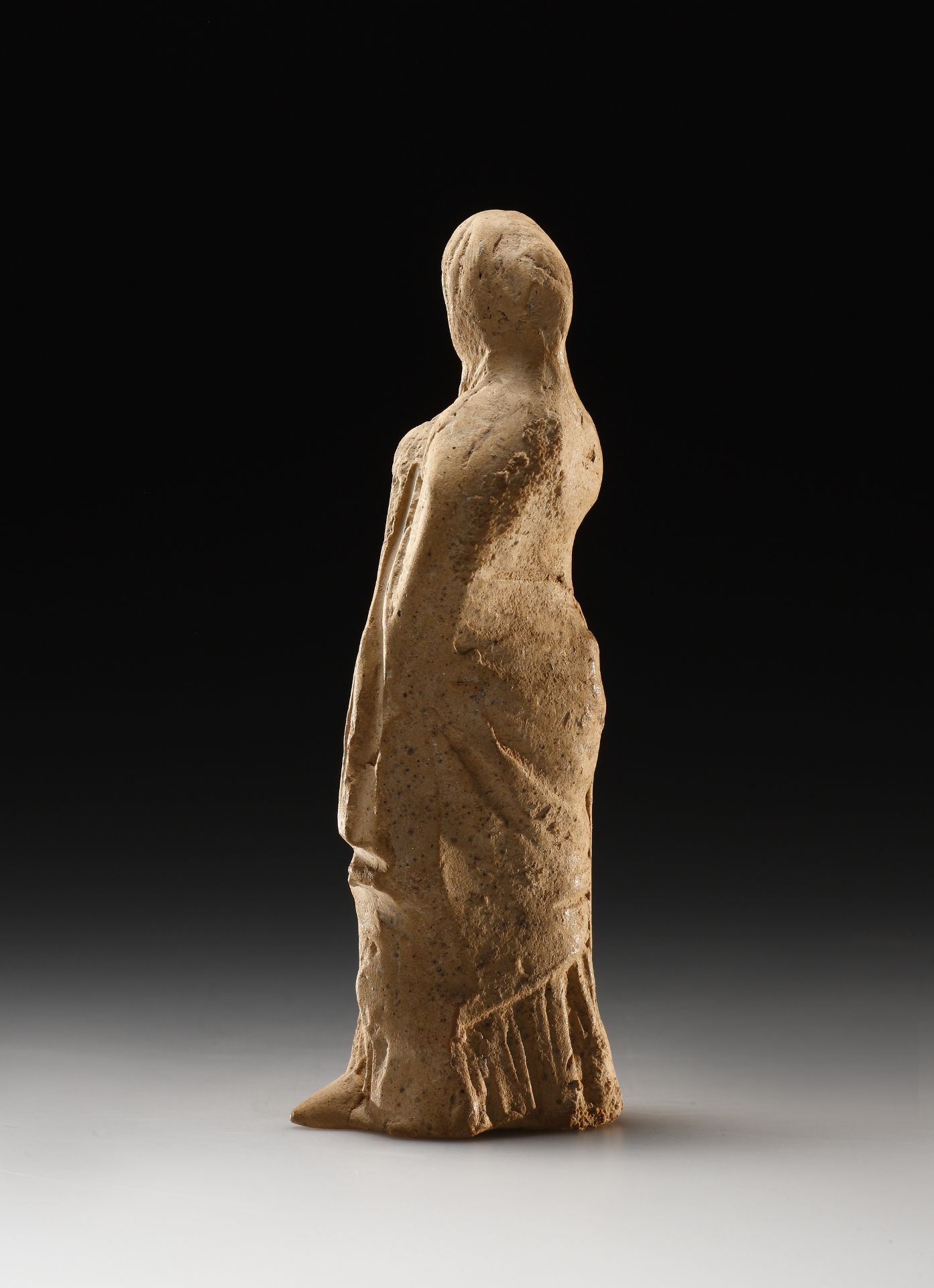 A Small Statuette of a Draped Female - Bild 4 aus 4