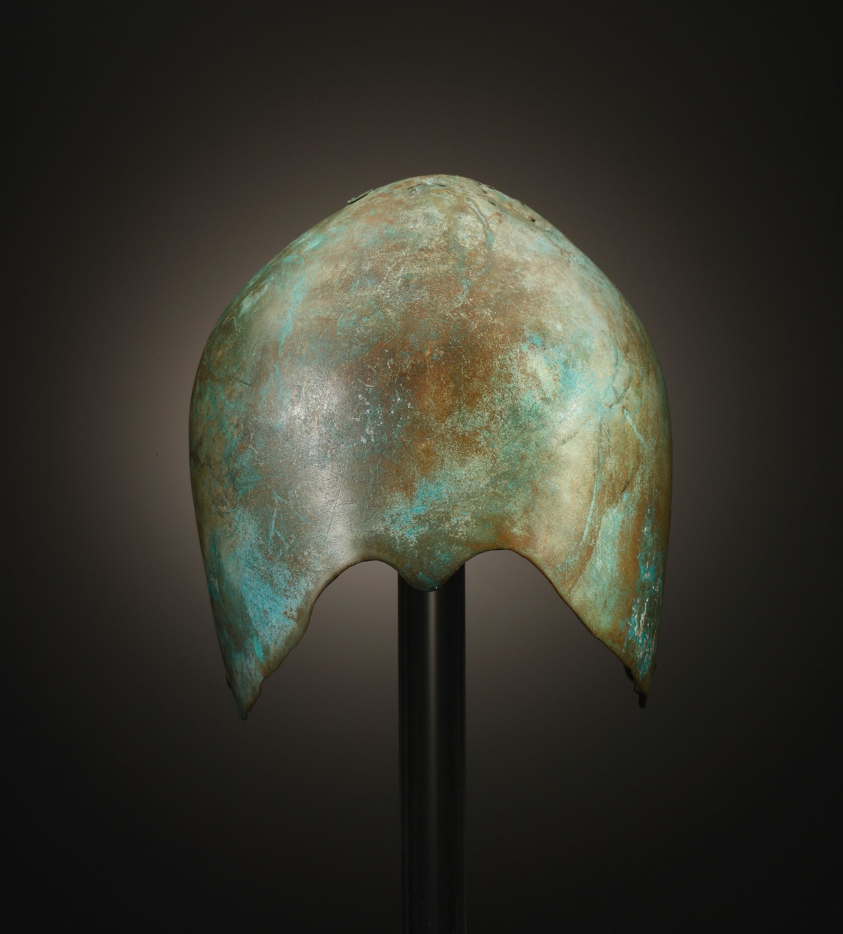 A Levantine Bronze Helmet - Bild 7 aus 7