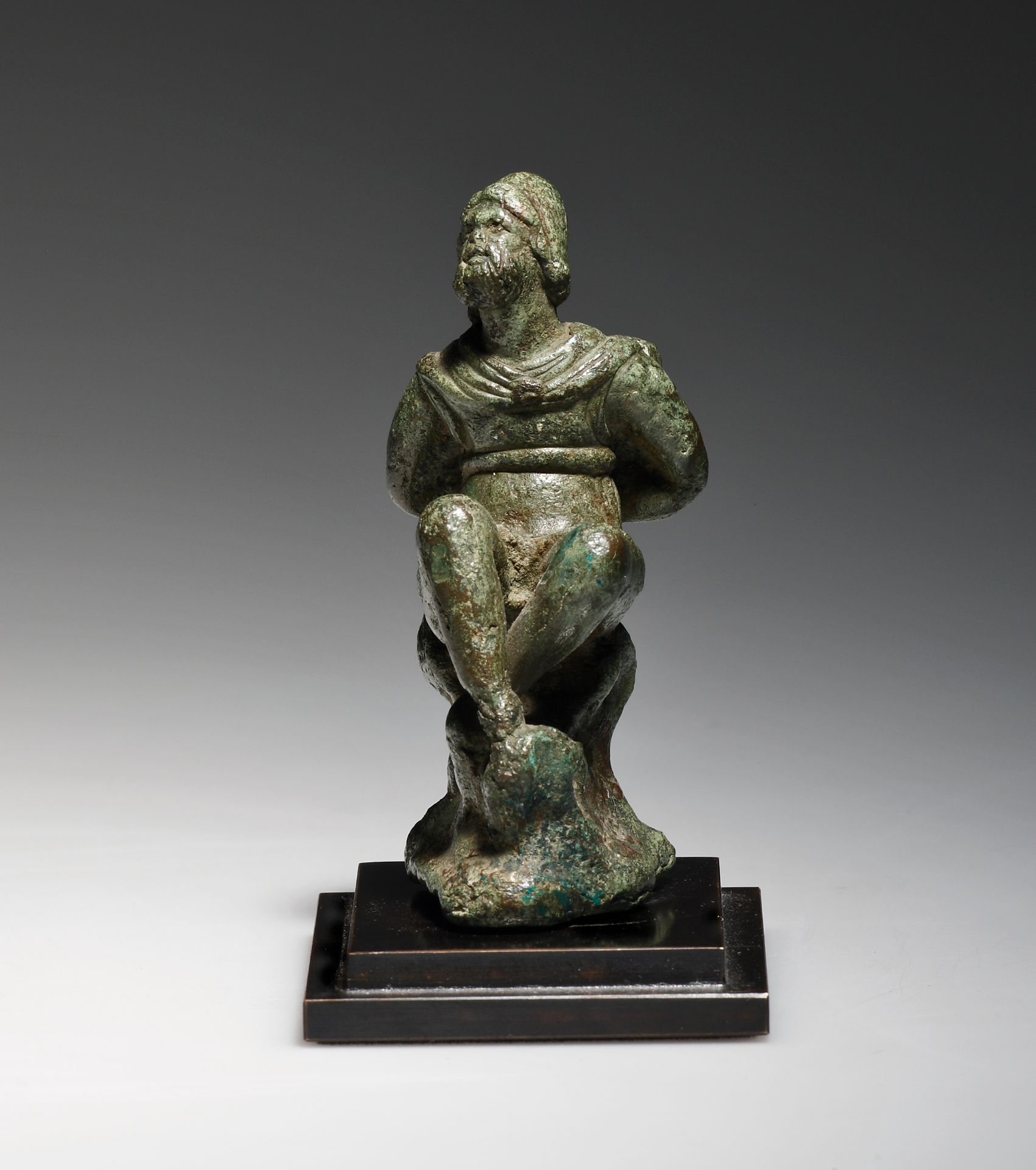 A Statuette of a Captive Barbarian - Bild 2 aus 4