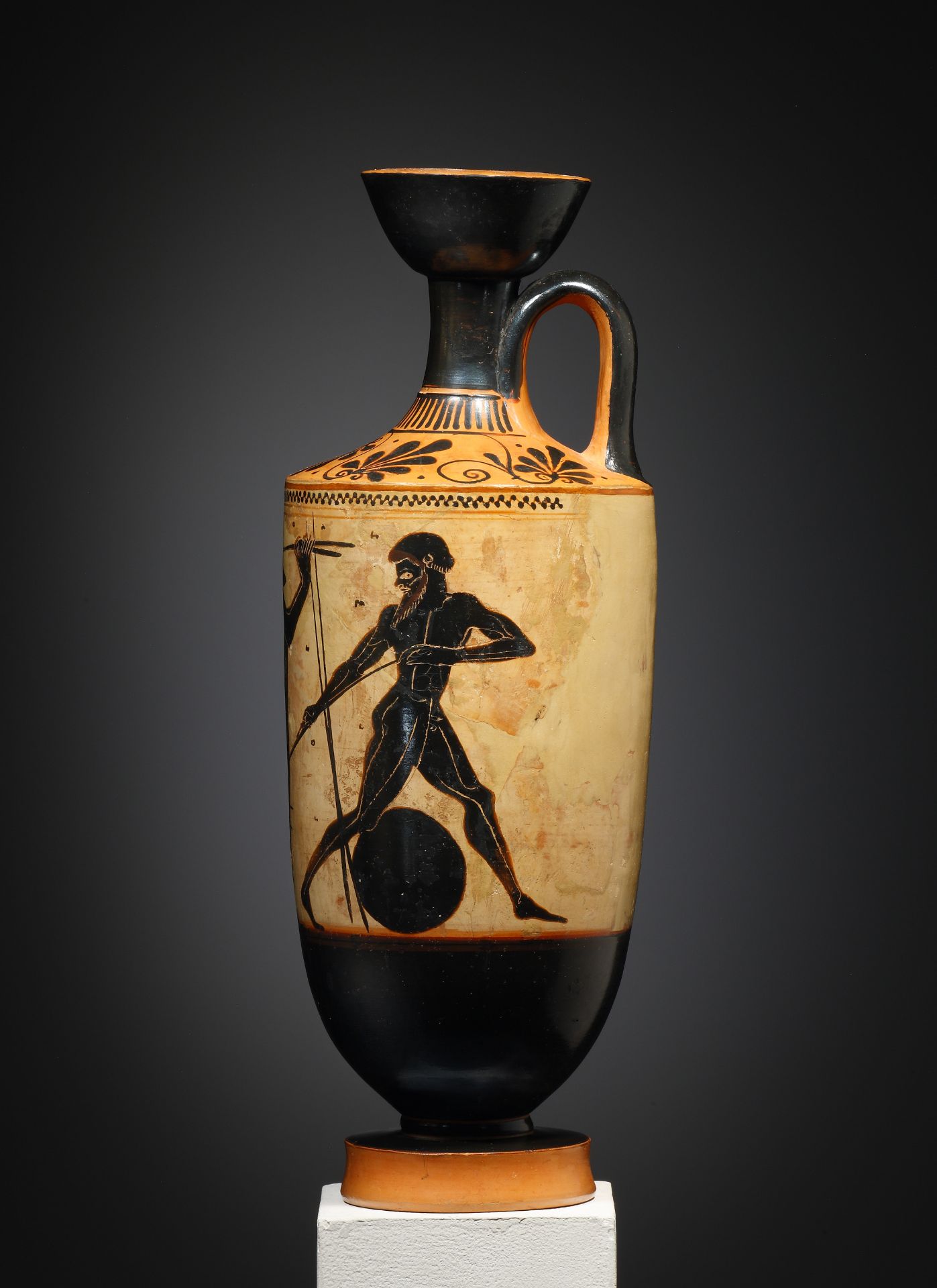 An Attic Black-figure White-ground Lekythos, Attributed to the Athena Painter - Bild 3 aus 5