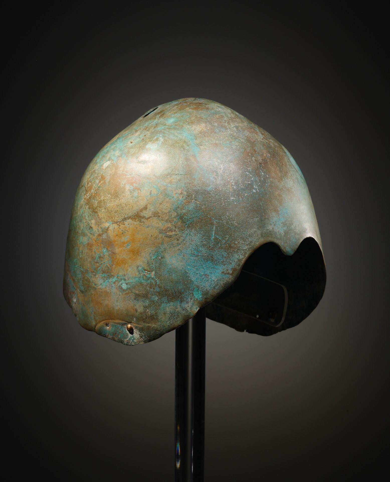 A Levantine Bronze Helmet - Bild 2 aus 7