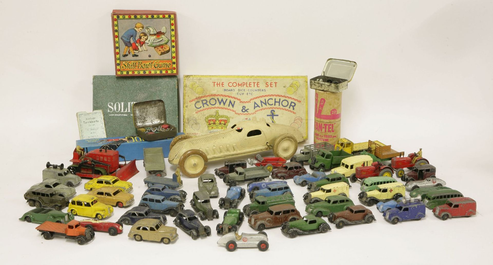 Pre-war Dinky toys, Jep clockwork racing car, poor condition, various games, etc - Bild 2 aus 2