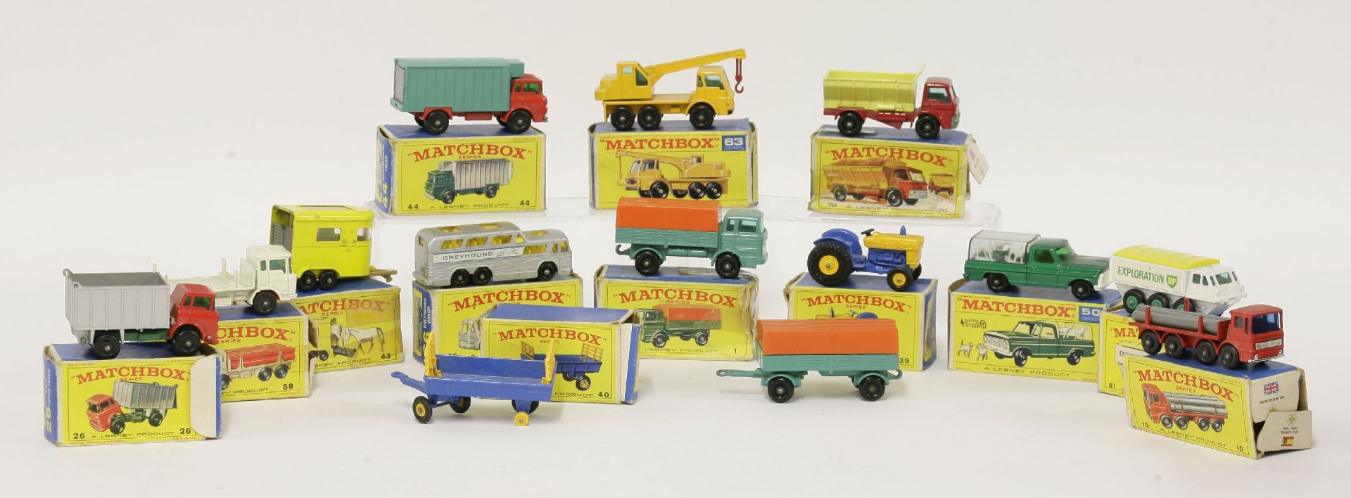 Fourteen Matchbox die cast trucks, comprising (1) Mercedes truck, (10) Leyland fire truck, (26) - Bild 2 aus 2