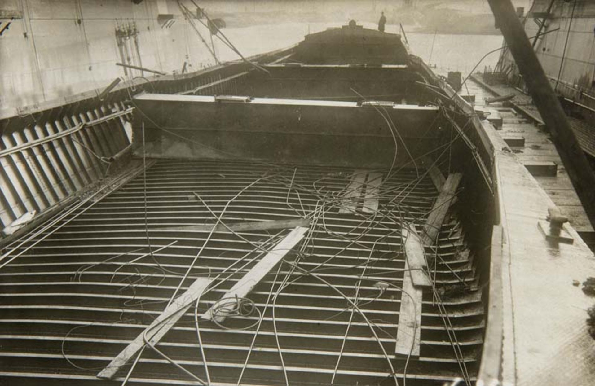 Deutschland - Seefahrt - - Sammelalbum mit 60 OPhotographien (Silbergelatine) der Werft Weser AG