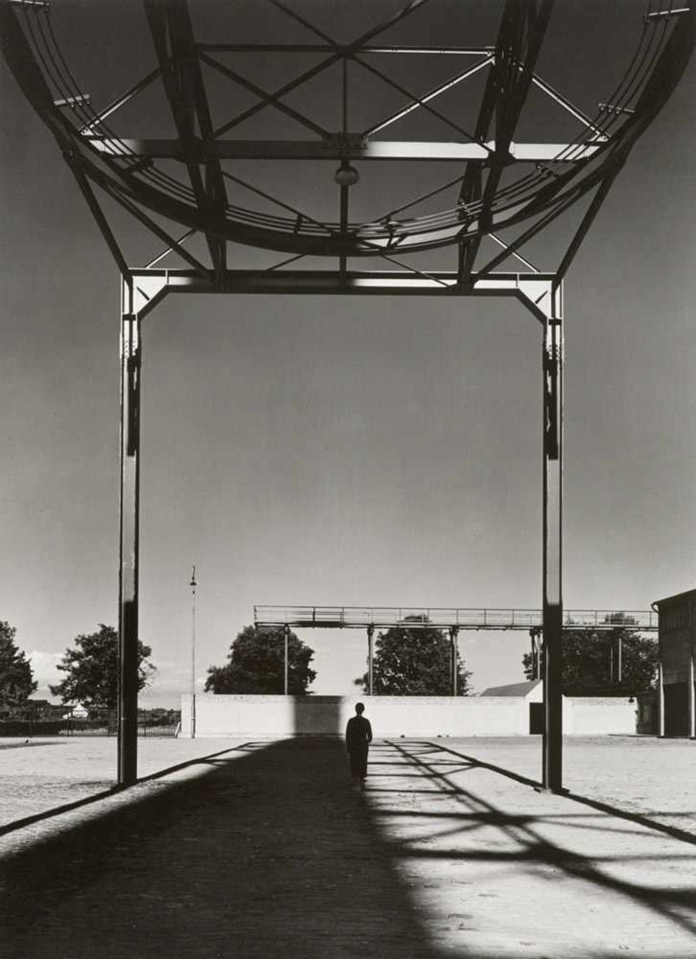 Heidersberger, Heinrich. (1906 Ingolstadt - 2006 Wolfsburg). Der Mensch. 1953. Silbergelatine auf