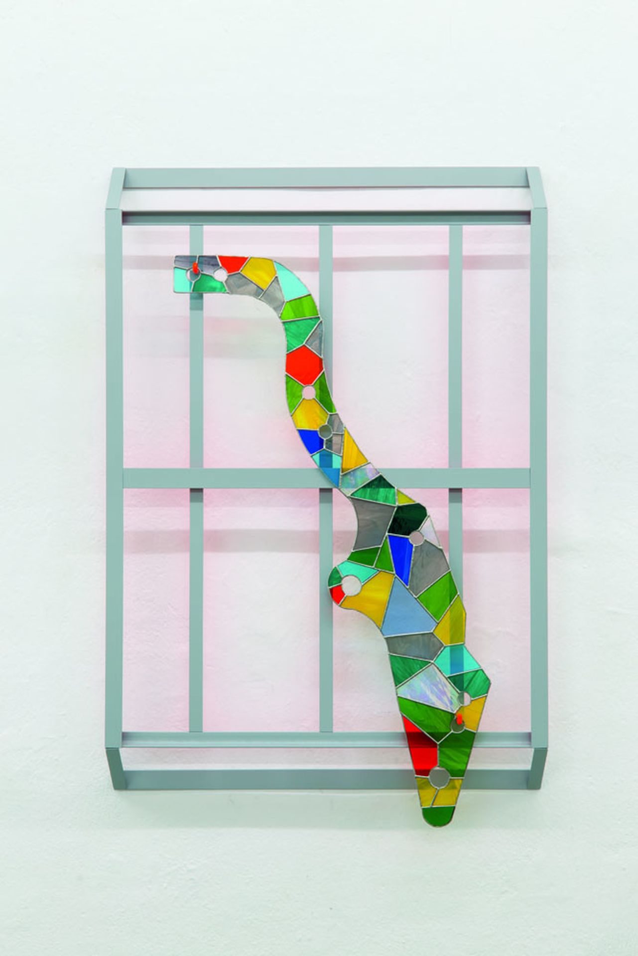 186 - - Janine Eggert. In Fact You Are Just Fiction. 2019. Stahl, Acryllack, Gummi, farbiges Glas,