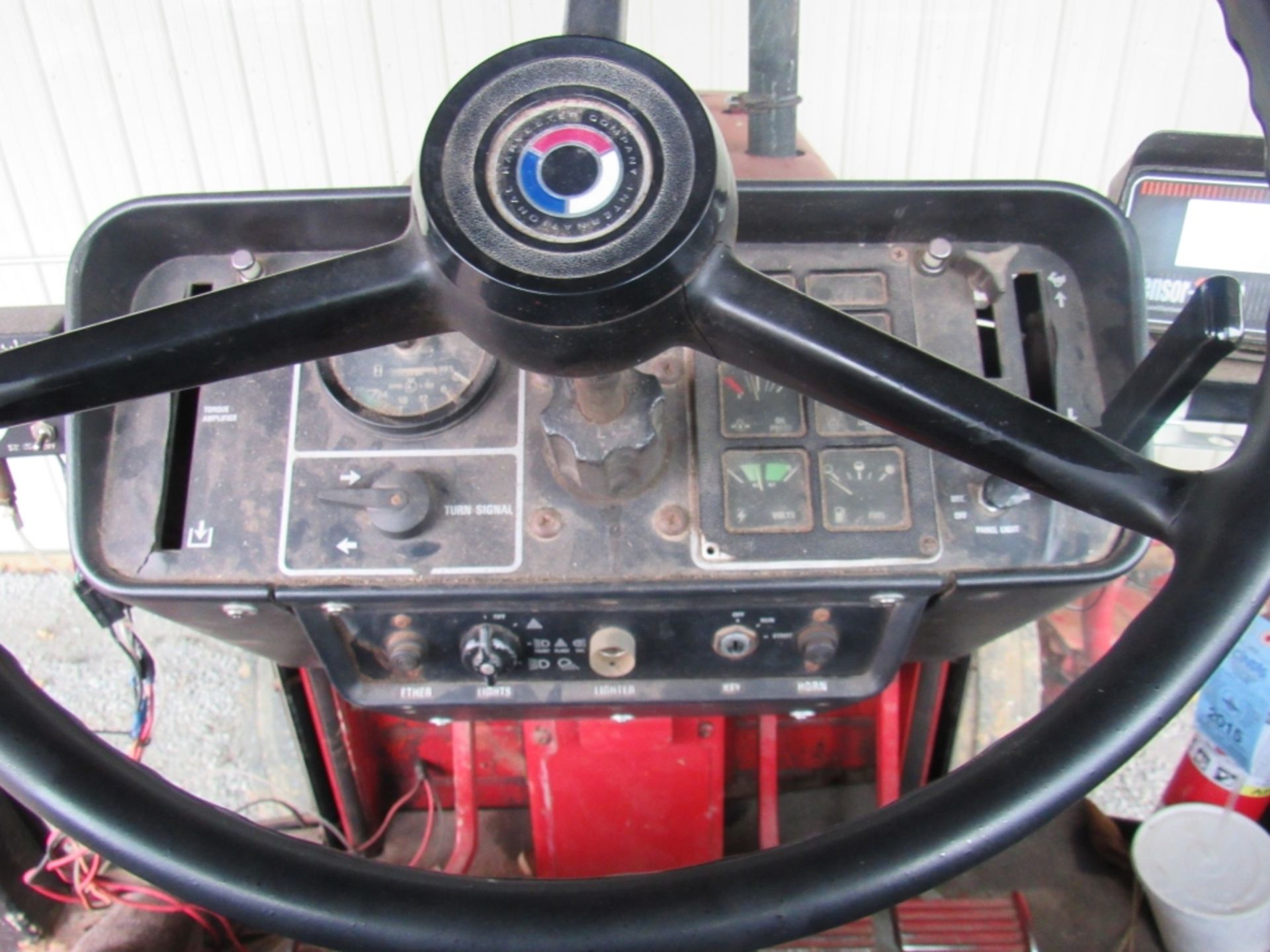 1977 1486 International w /Duals 2 Hydraulic Outlets - Image 19 of 24
