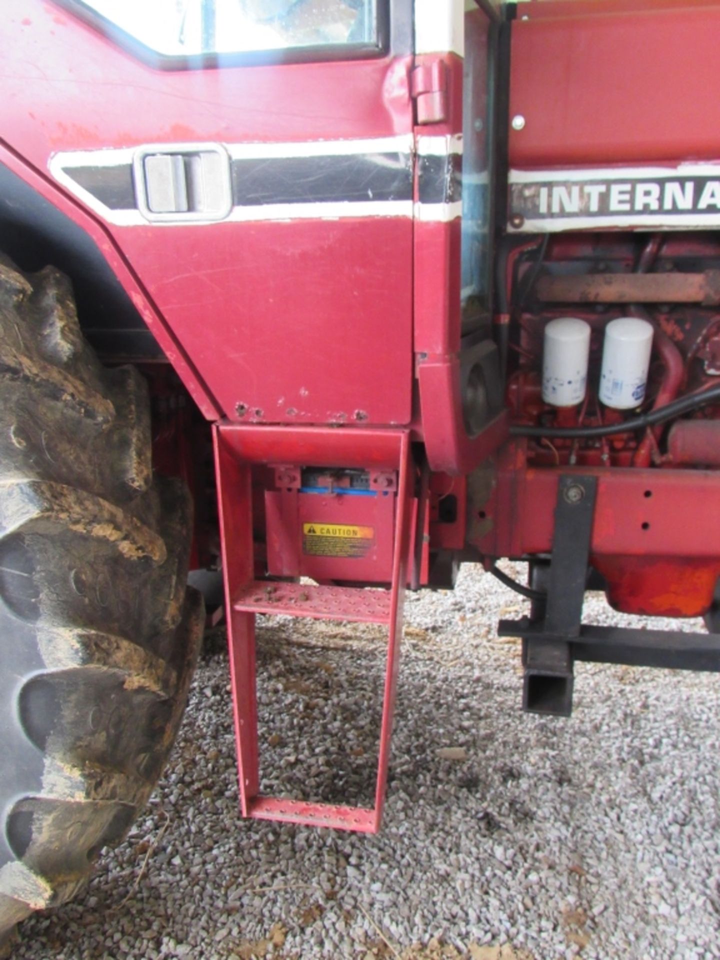 1977 1486 International w /Duals 2 Hydraulic Outlets - Image 15 of 24