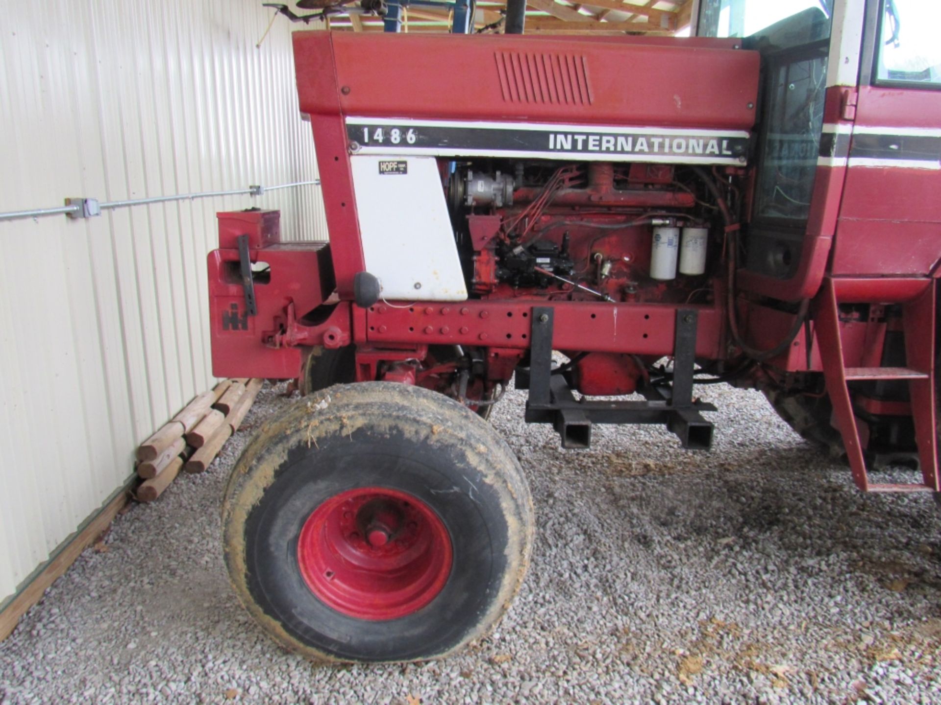 1977 1486 International w /Duals 2 Hydraulic Outlets - Image 5 of 24