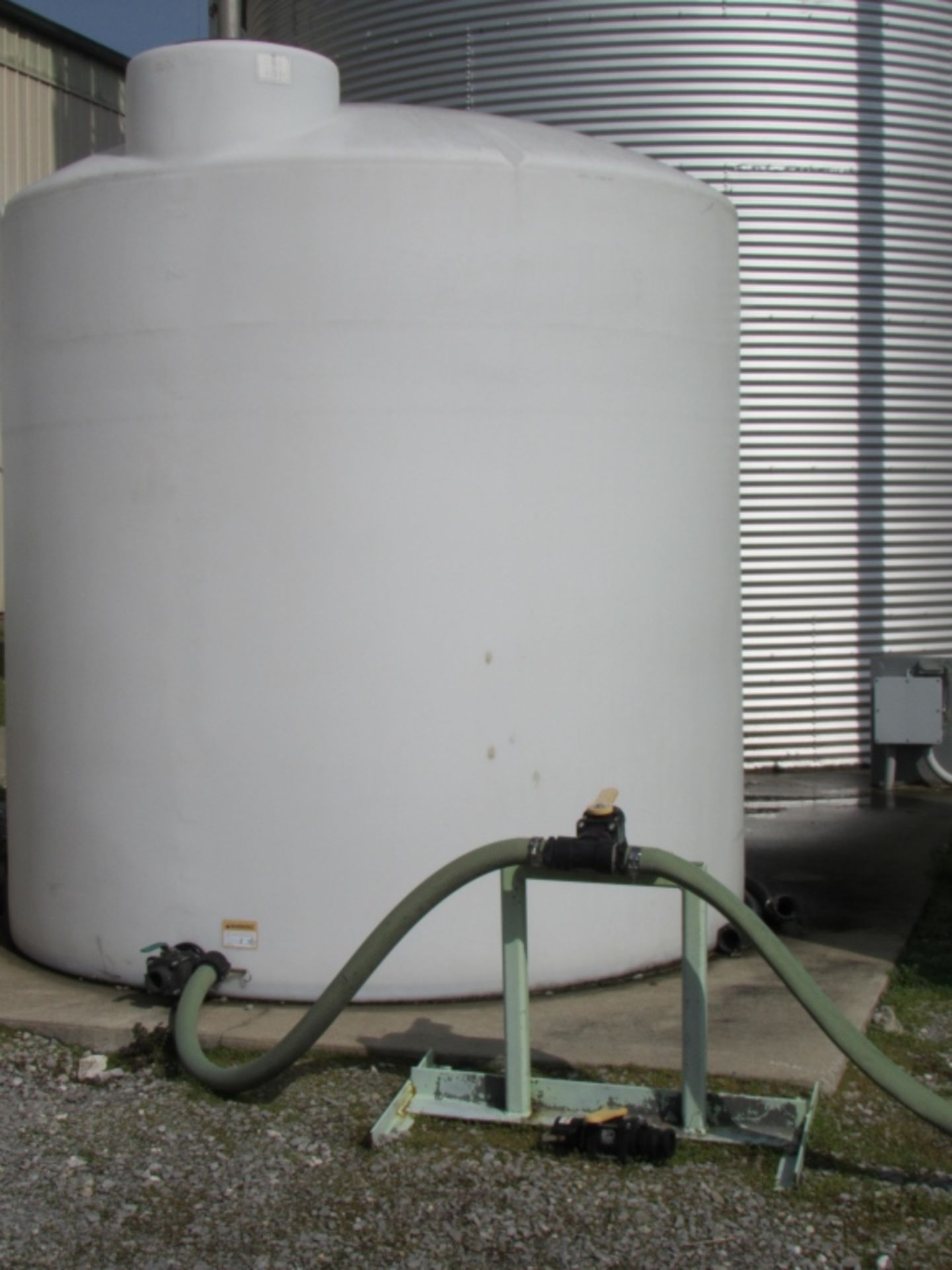 3000 Gal. Water Tank - Image 2 of 3