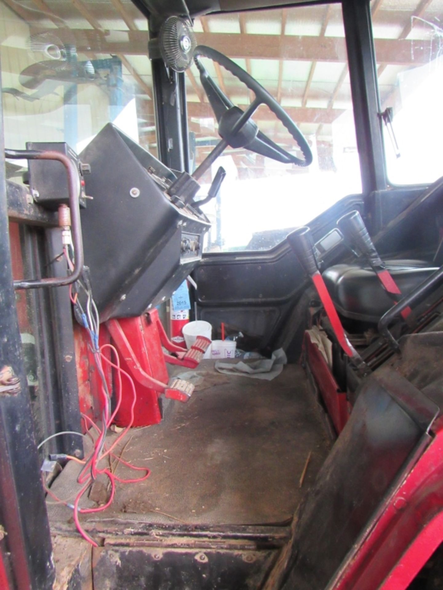 1977 1486 International w /Duals 2 Hydraulic Outlets - Image 16 of 24