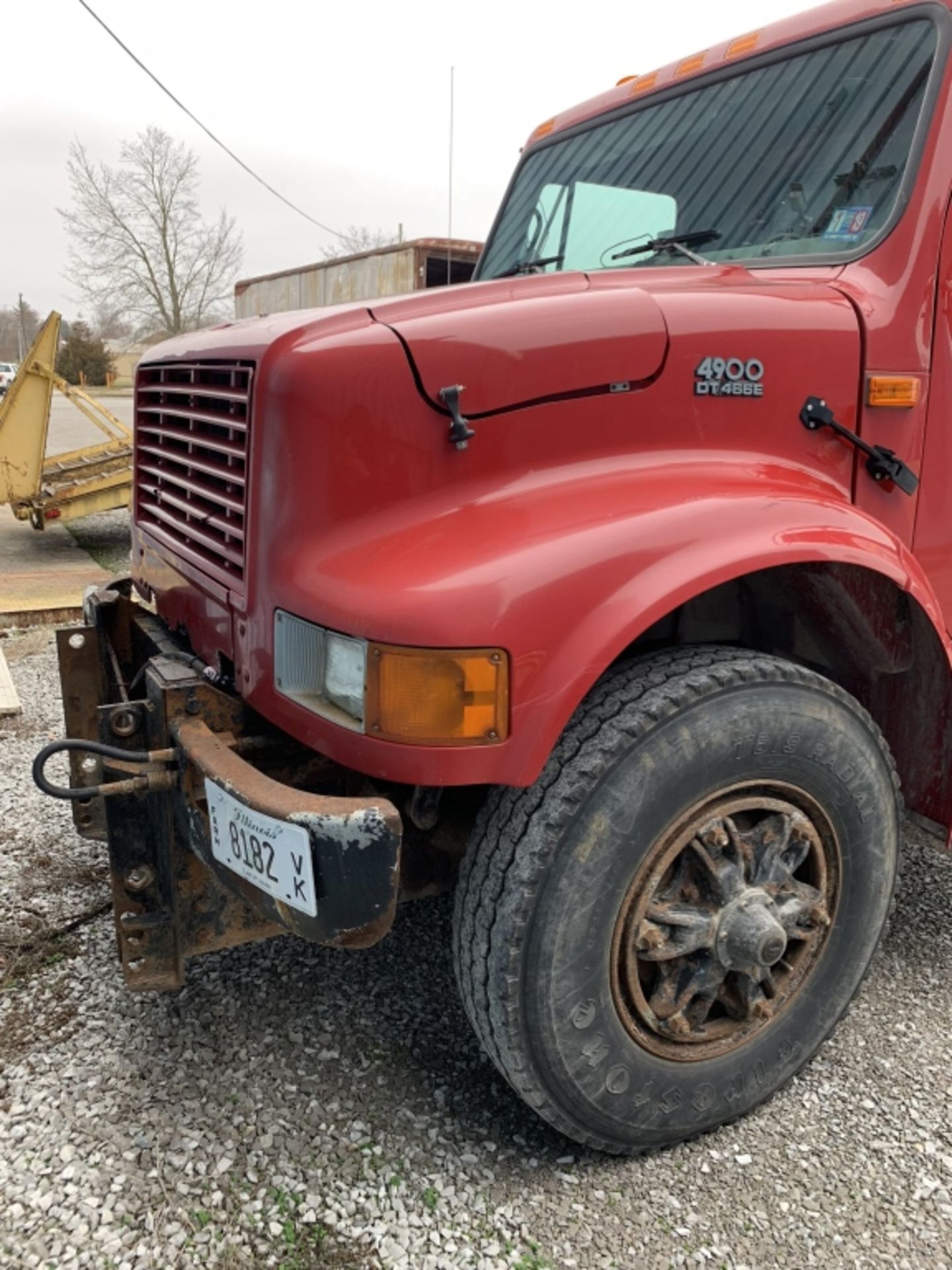 2000 International 4900 DT466E Dump Truck International 466 Motor - Image 9 of 18