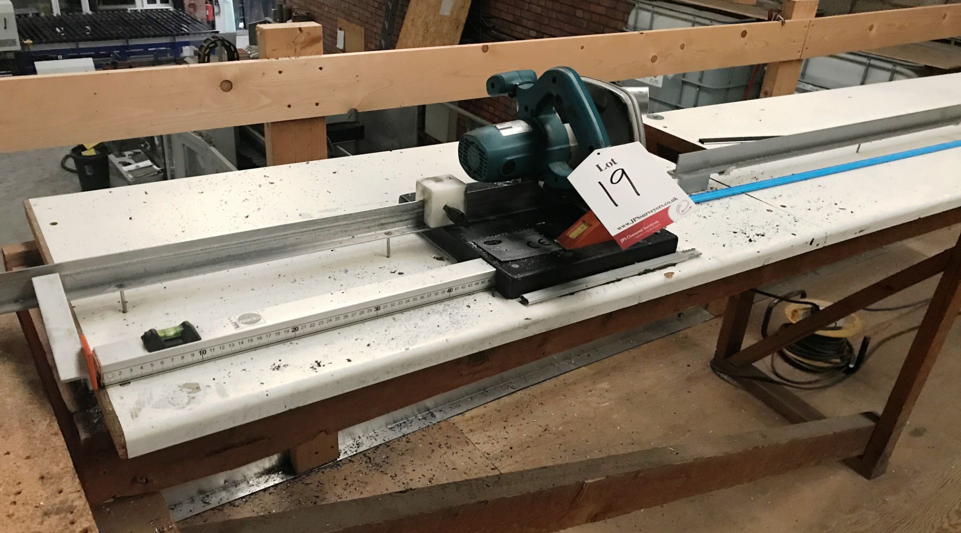 Makita 5604R Circular Saw w/ Ebor Level & Mesuring Bar