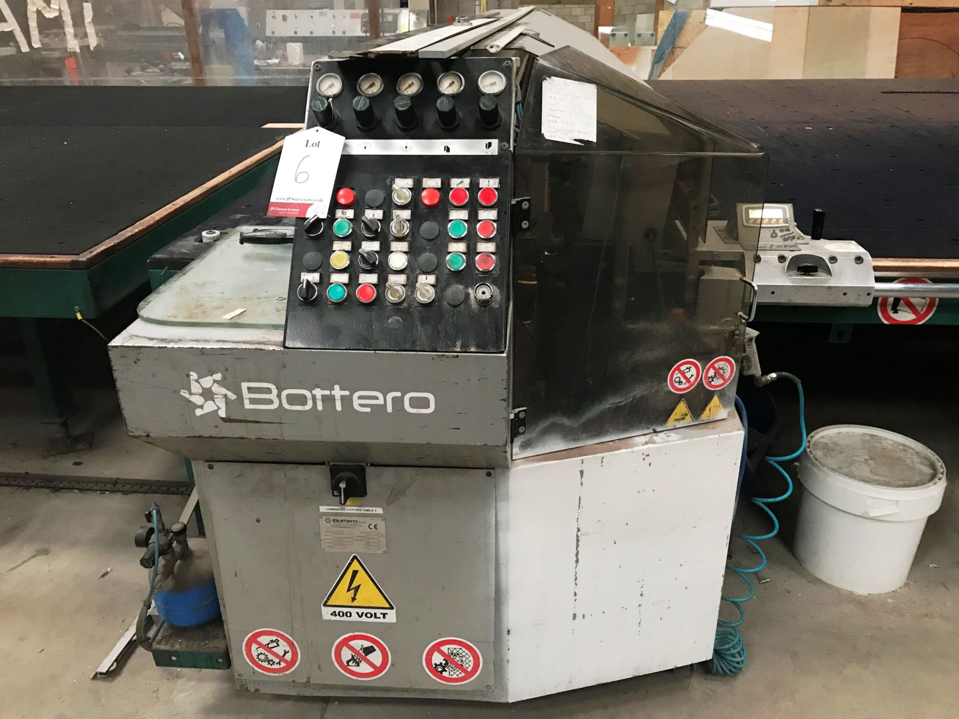 Bottero 511 LAM 37 Semi Auto Laminated Glass Cutting Table | YOM: 2008 - Image 2 of 10