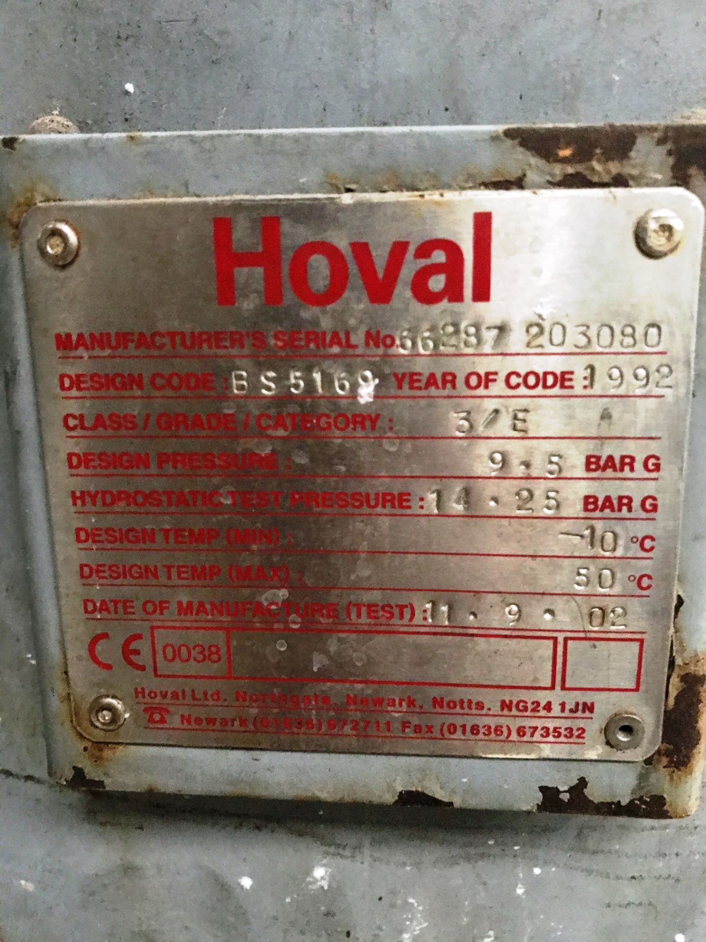 Ingersoll Rand UP5-30-75 Rotary Screw Compressor w/ Hoval Receiving Tank | YOM: 2004 - Image 9 of 10
