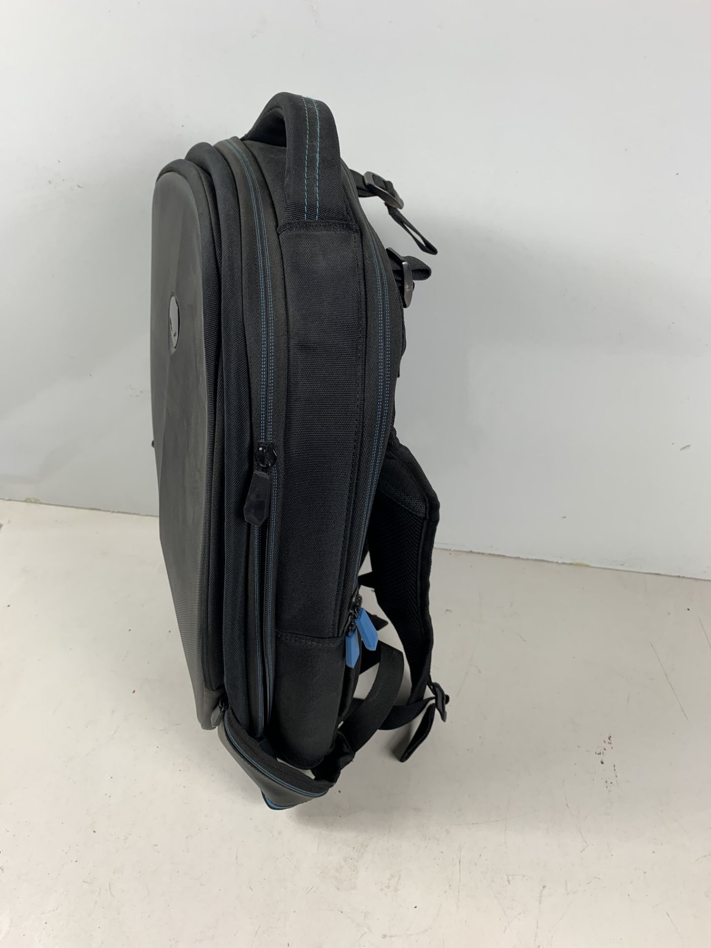 5 x Various size used laptop and day sacks - Image 2 of 5