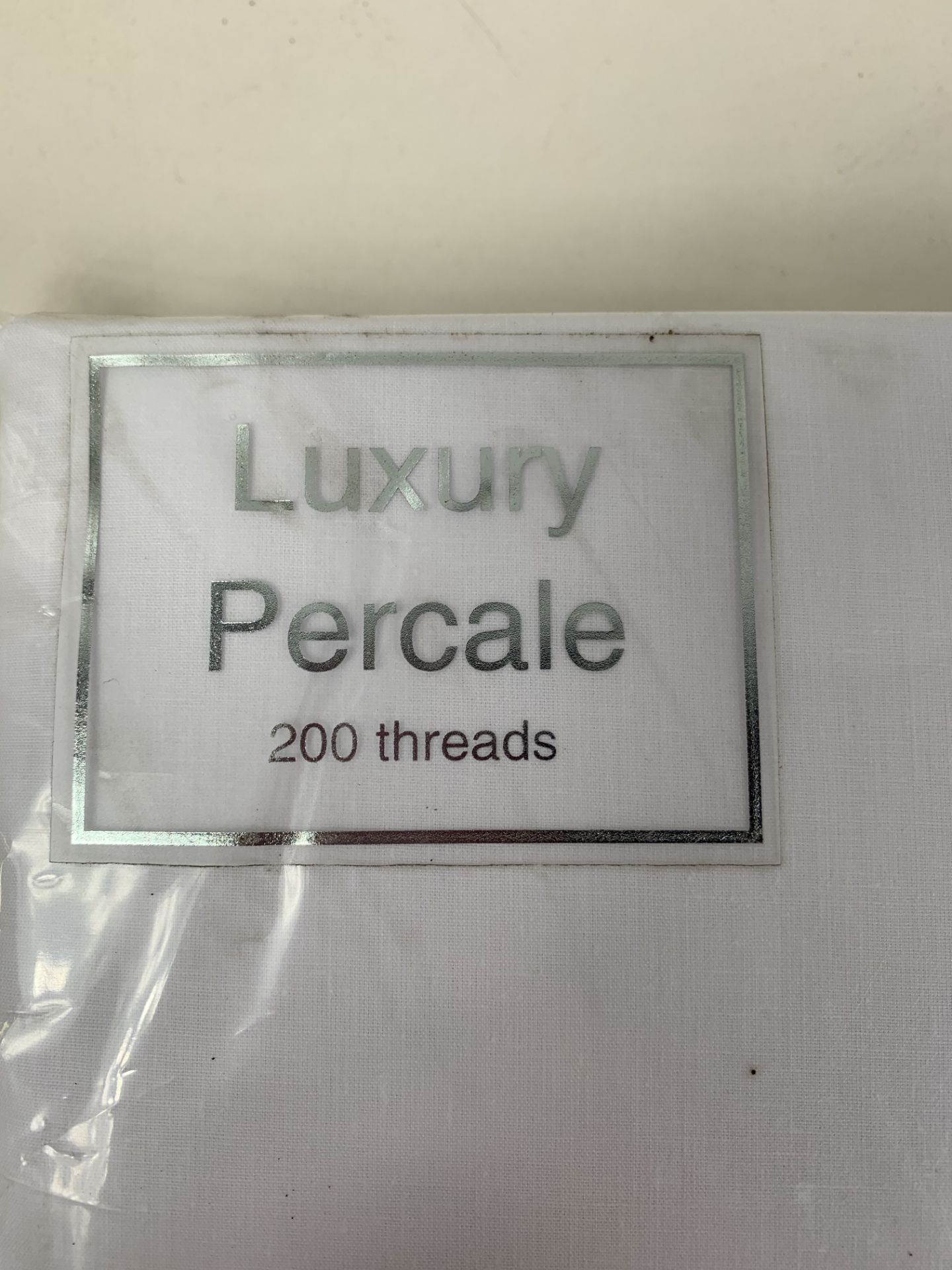 Luxury Percale 200 thredss super king bed duvet cover - Image 2 of 4