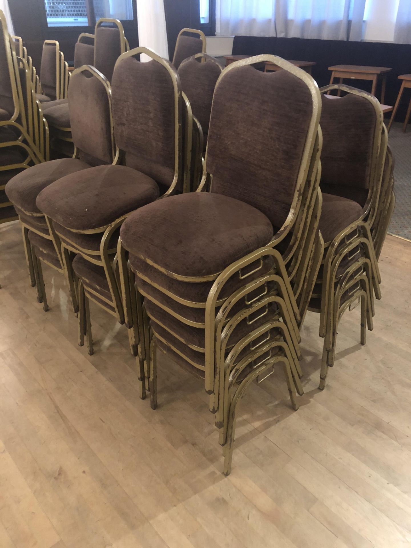 32 x Fabric Banquet Chairs in Brown - Image 3 of 4