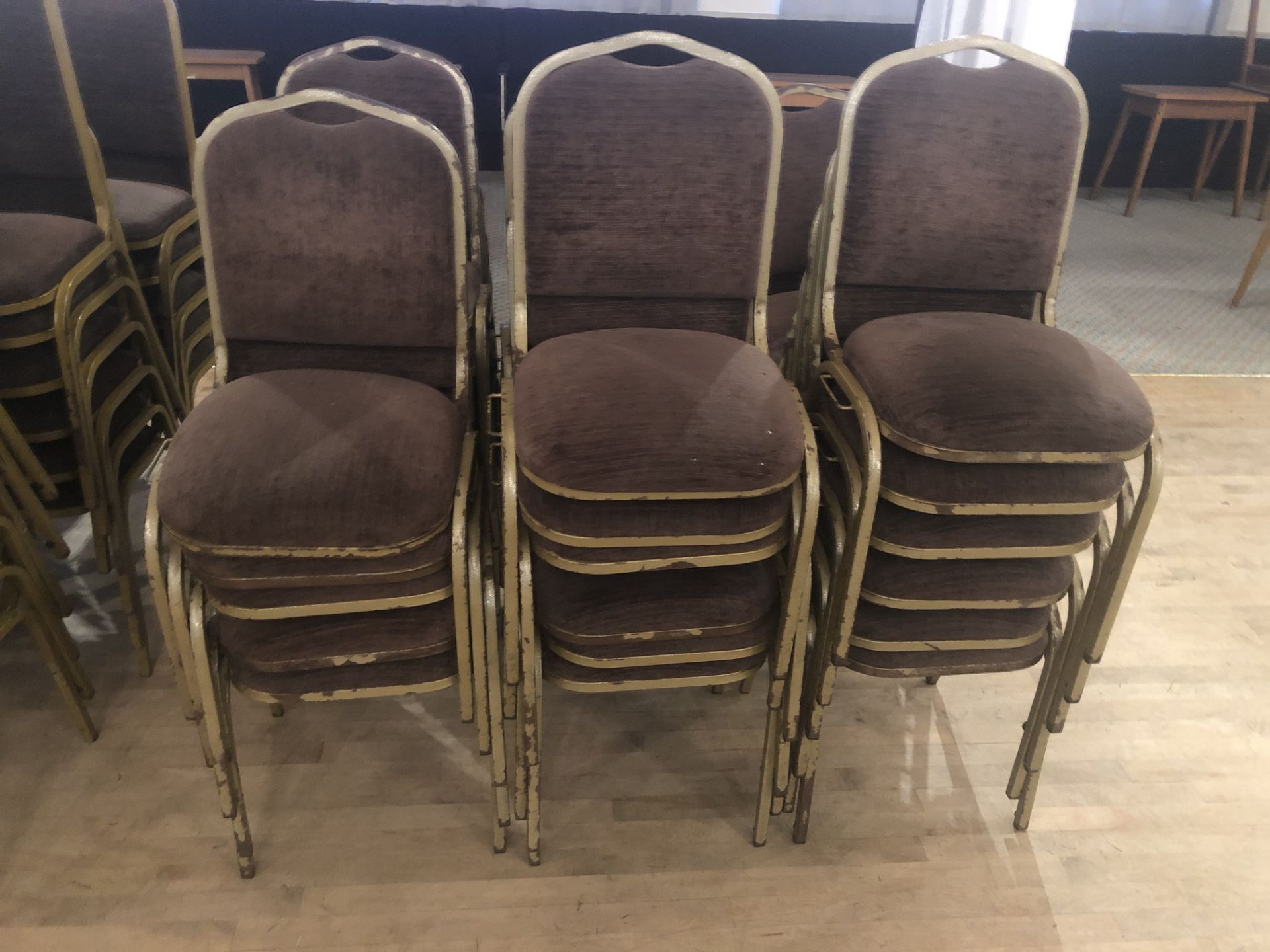 32 x Fabric Banquet Chairs in Brown - Image 4 of 4