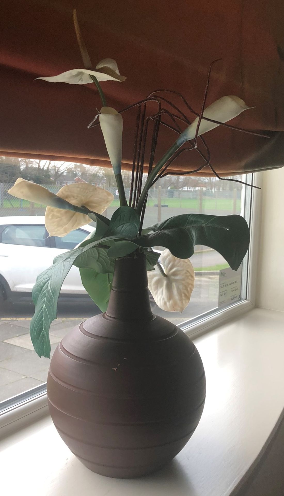 2 x Decorative Ceramic Flower/Plant Vases in Brown - Image 2 of 2