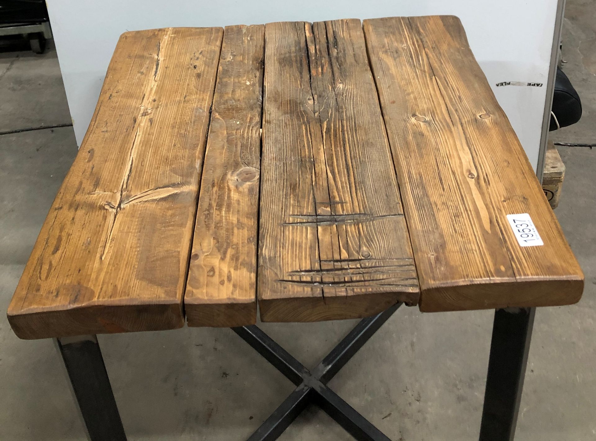 Oak wood table with steel frame - Image 2 of 2