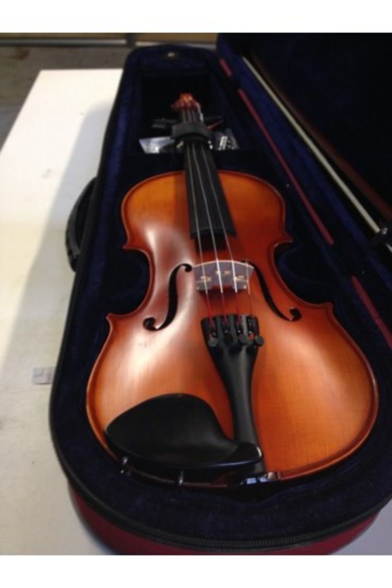 Hidersine 1/2 Violin w/case | RRP £200 - Image 2 of 6