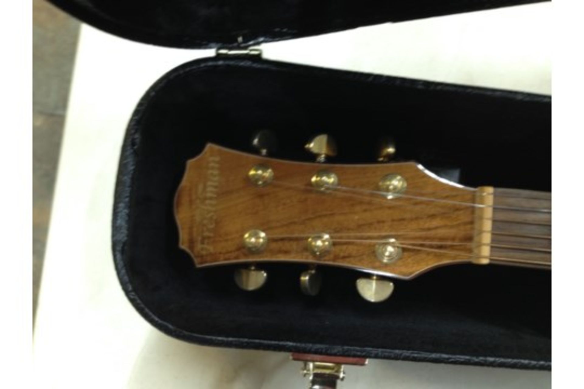 Freshman Acoustic Guitar w/hard case | RRP £599 - Image 4 of 4