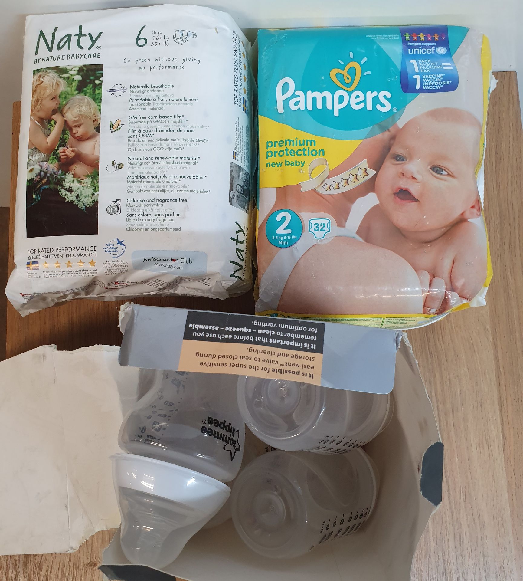 Various Baby Care Goods | Nappies | Feeding Bottles - Image 2 of 3