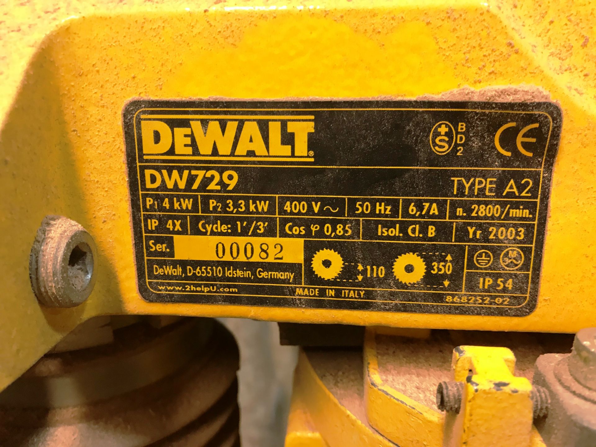 Dewalt DW729 Cross Cut Saw w/ Roller Feed In/Out & Measuring Bar | 3 Phase - Image 4 of 7