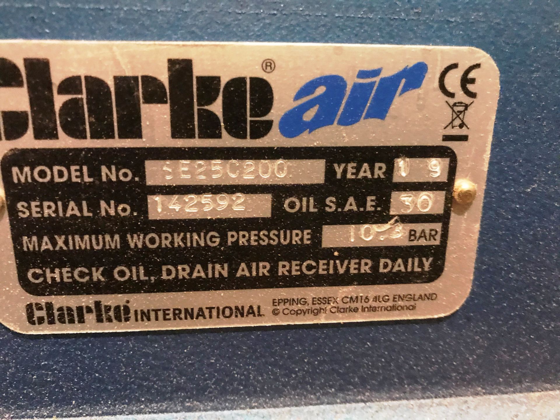 Clarke Air SE25C200 Compressor w/ Comp Air Filter & Hoval 350L Air Receiving Tank - Image 3 of 6